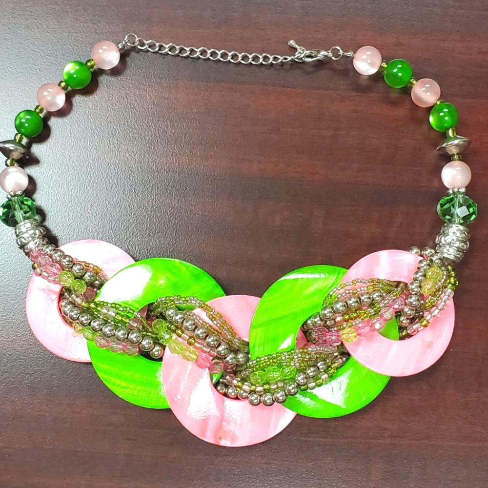 Ladies necklace